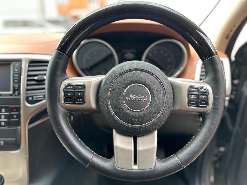 JEEP GRAND CHEROKEE 3.0 V6 CRD Overland Summit Auto 4WD Euro 5 5dr 2012