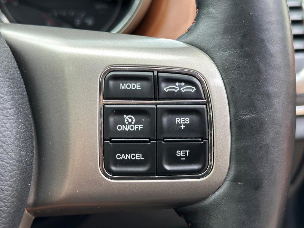 JEEP GRAND CHEROKEE 3.0 V6 CRD Overland Summit Auto 4WD Euro 5 5dr 2012