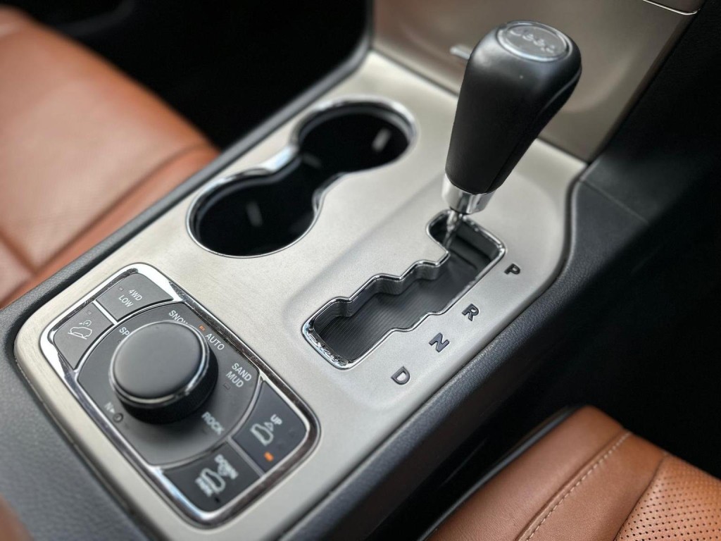 JEEP GRAND CHEROKEE 3.0 V6 CRD Overland Summit Auto 4WD Euro 5 5dr 2012