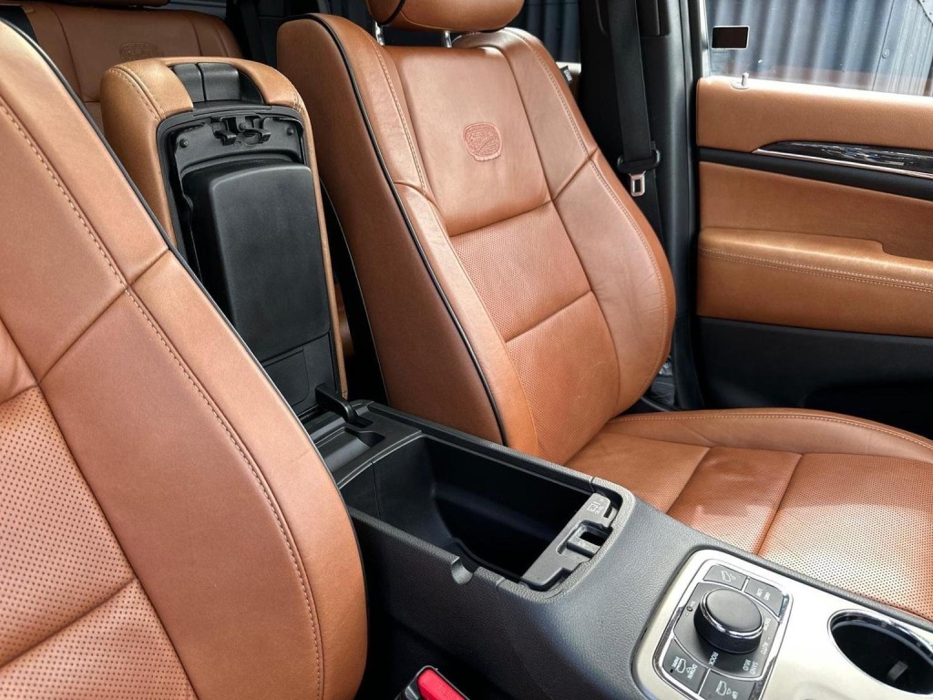 JEEP GRAND CHEROKEE 3.0 V6 CRD Overland Summit Auto 4WD Euro 5 5dr 2012