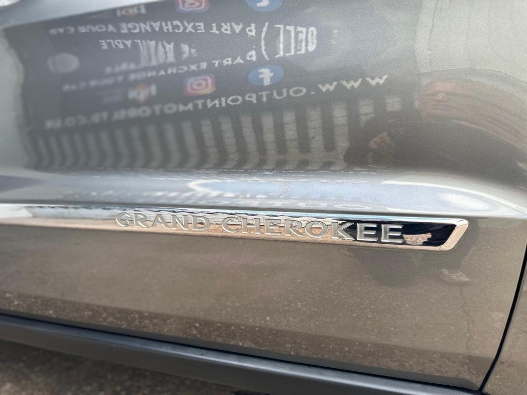 JEEP GRAND CHEROKEE 3.0 V6 CRD Overland Summit Auto 4WD Euro 5 5dr 2012