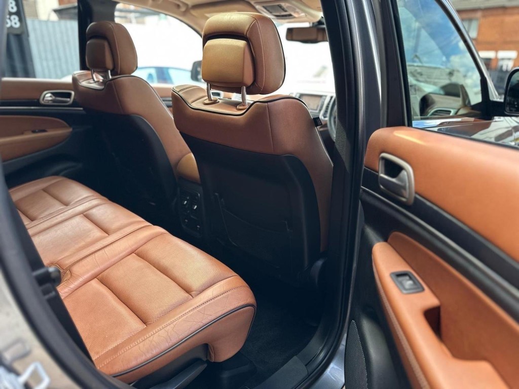 JEEP GRAND CHEROKEE 3.0 V6 CRD Overland Summit Auto 4WD Euro 5 5dr 2012