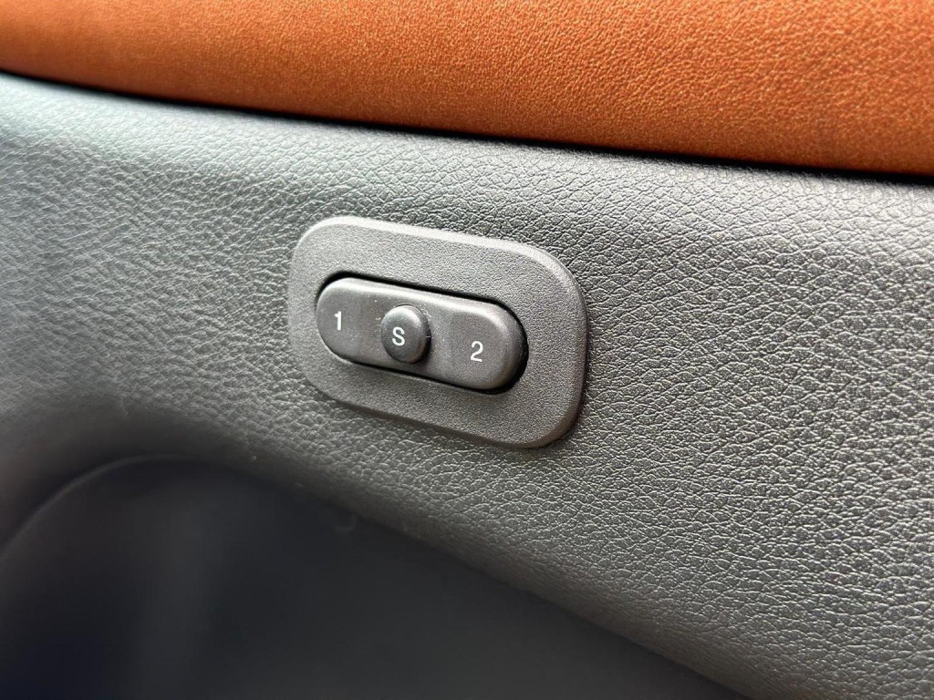 JEEP GRAND CHEROKEE 3.0 V6 CRD Overland Summit Auto 4WD Euro 5 5dr 2012