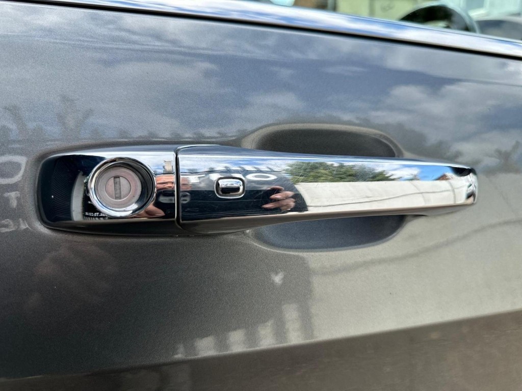 JEEP GRAND CHEROKEE 3.0 V6 CRD Overland Summit Auto 4WD Euro 5 5dr 2012