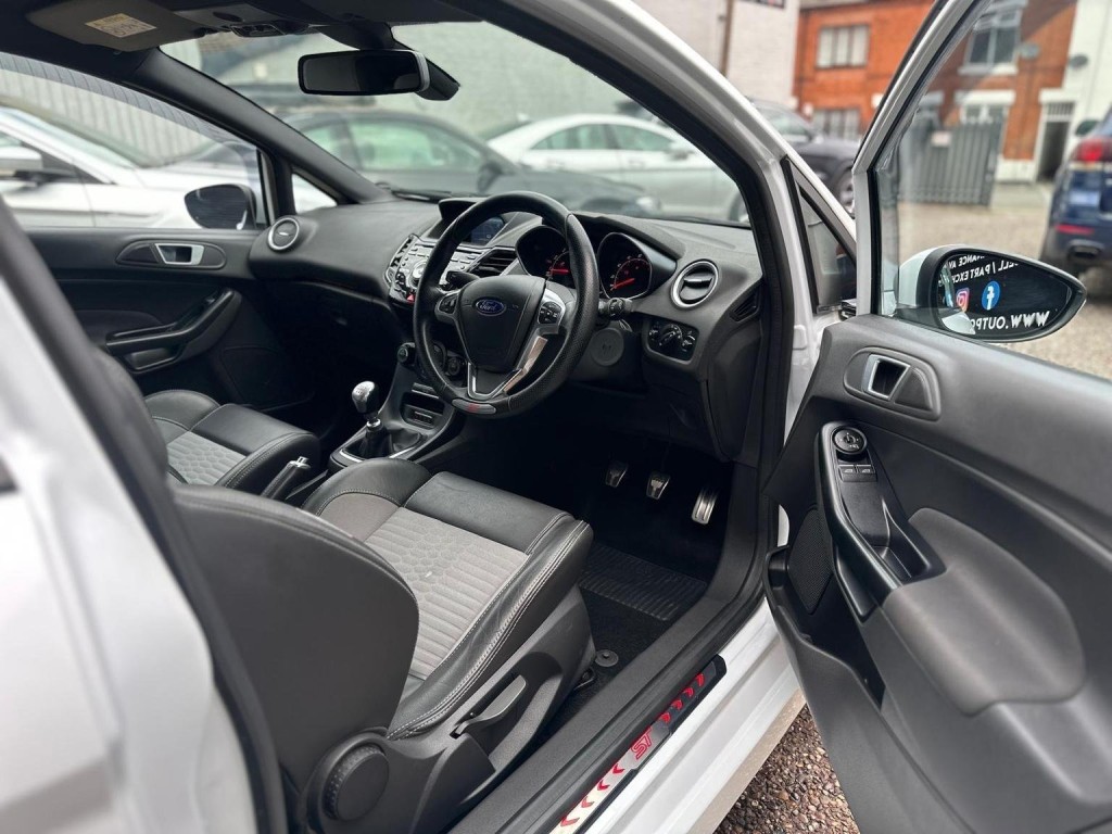 FORD FIESTA 1.6T EcoBoost ST-3 Euro 6 3dr 2017