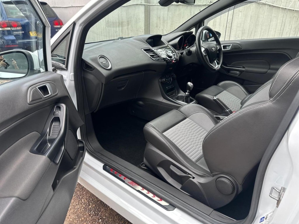 FORD FIESTA 1.6T EcoBoost ST-3 Euro 6 3dr 2017