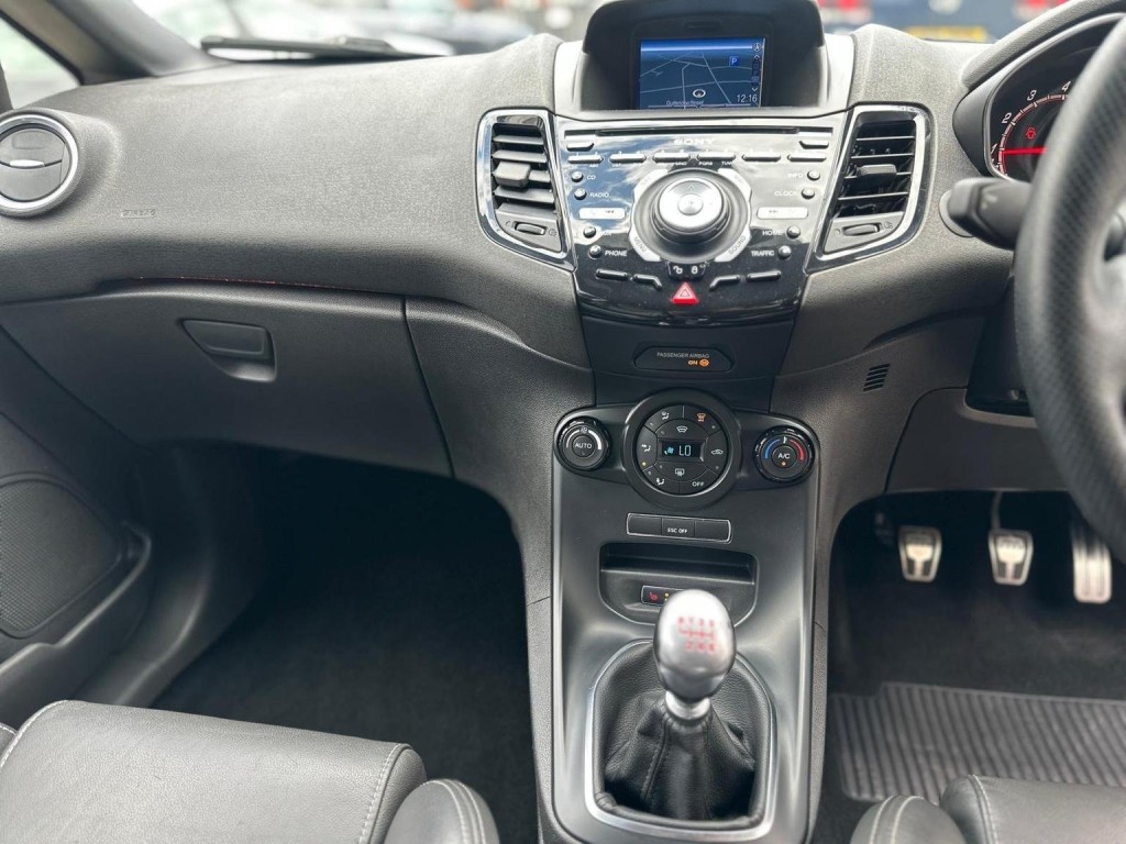 FORD FIESTA 1.6T EcoBoost ST-3 Euro 6 3dr 2017