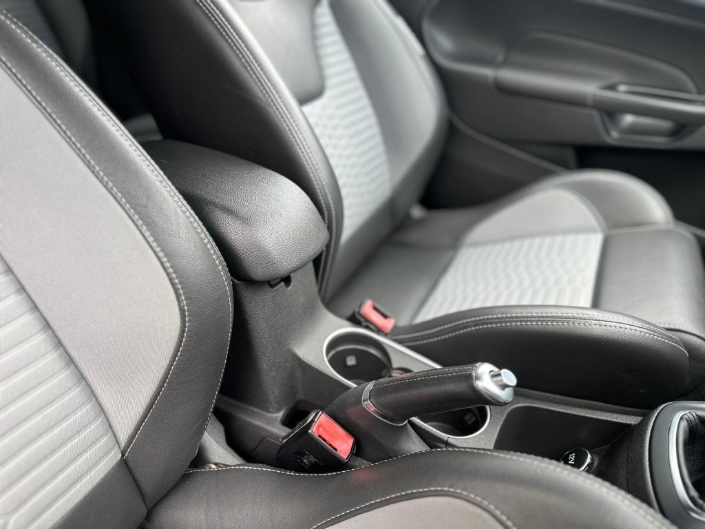 FORD FIESTA 1.6T EcoBoost ST-3 Euro 6 3dr 2017