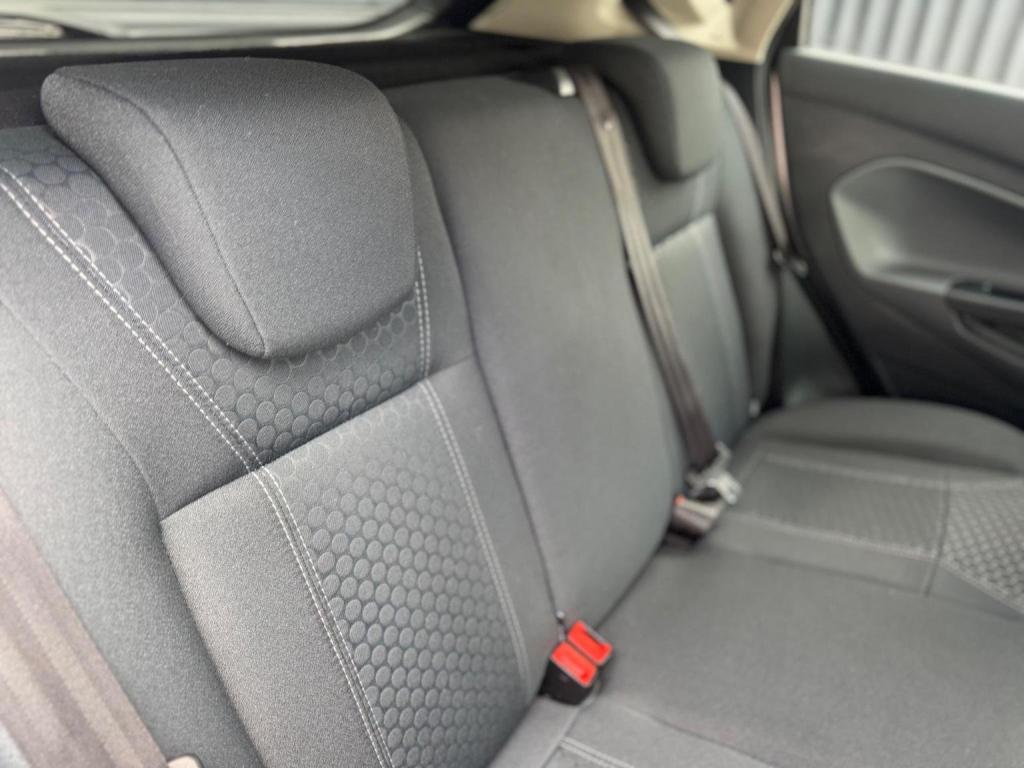 FORD FIESTA 1.4 Titanium 5dr 2011