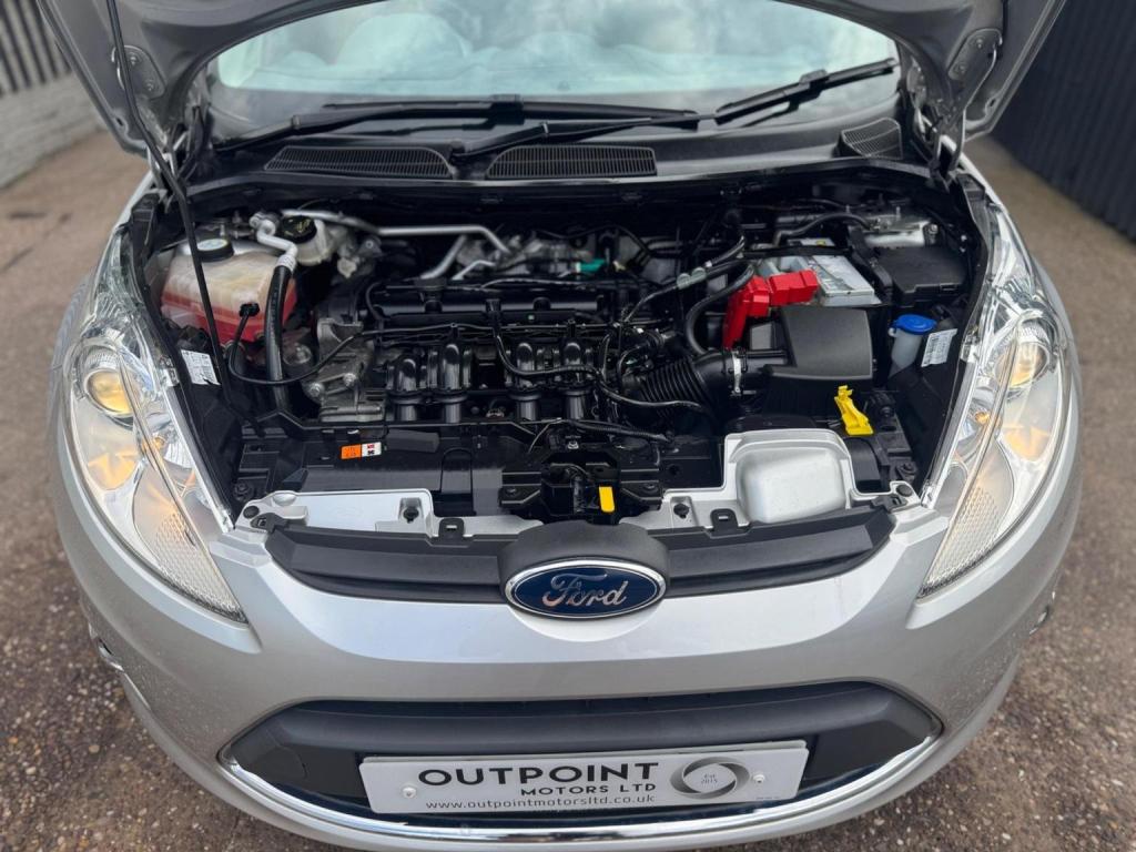 FORD FIESTA 1.4 Titanium 5dr 2011