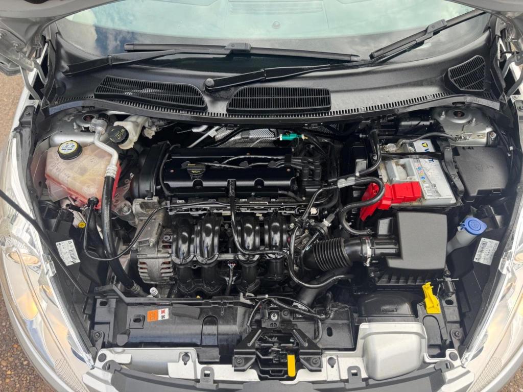 FORD FIESTA 1.4 Titanium 5dr 2011