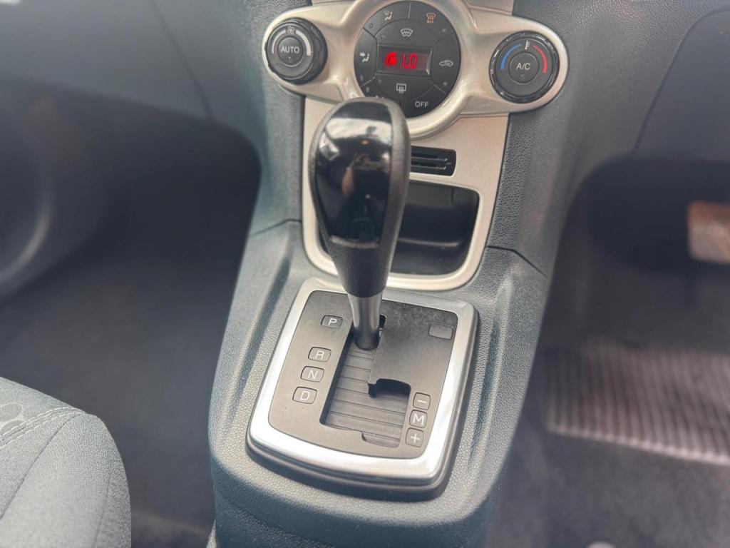 FORD FIESTA 1.4 Titanium 5dr 2011