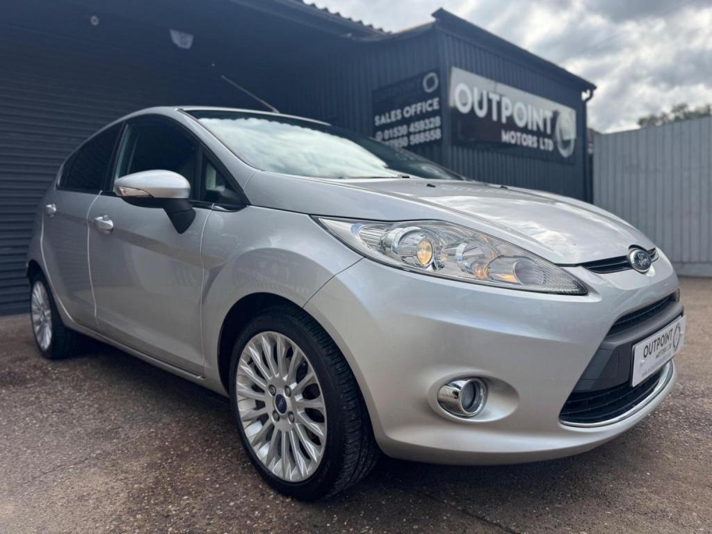 FORD FIESTA 1.4 Titanium 5dr 2011