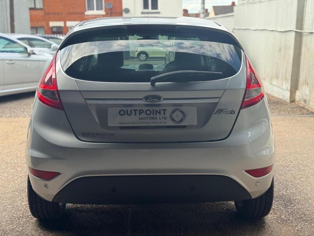 FORD FIESTA 1.4 Titanium 5dr 2011