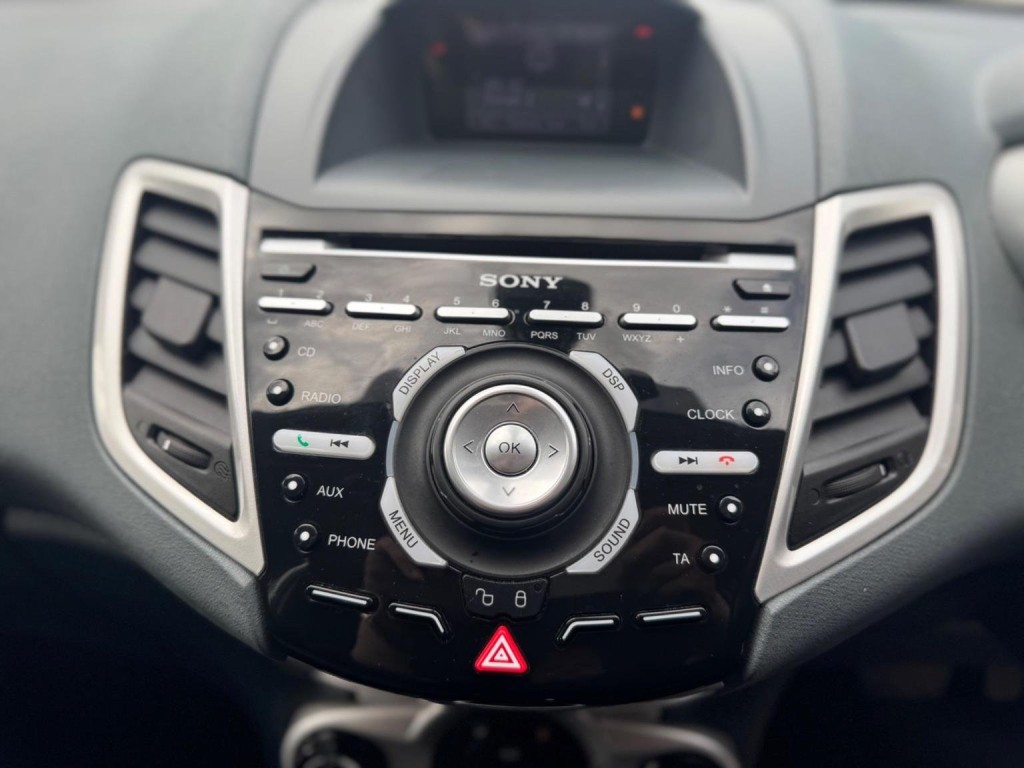 FORD FIESTA 1.4 Titanium 5dr 2011