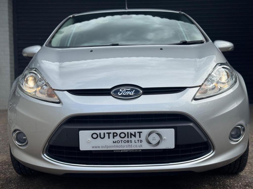 FORD FIESTA 1.4 Titanium 5dr 2011