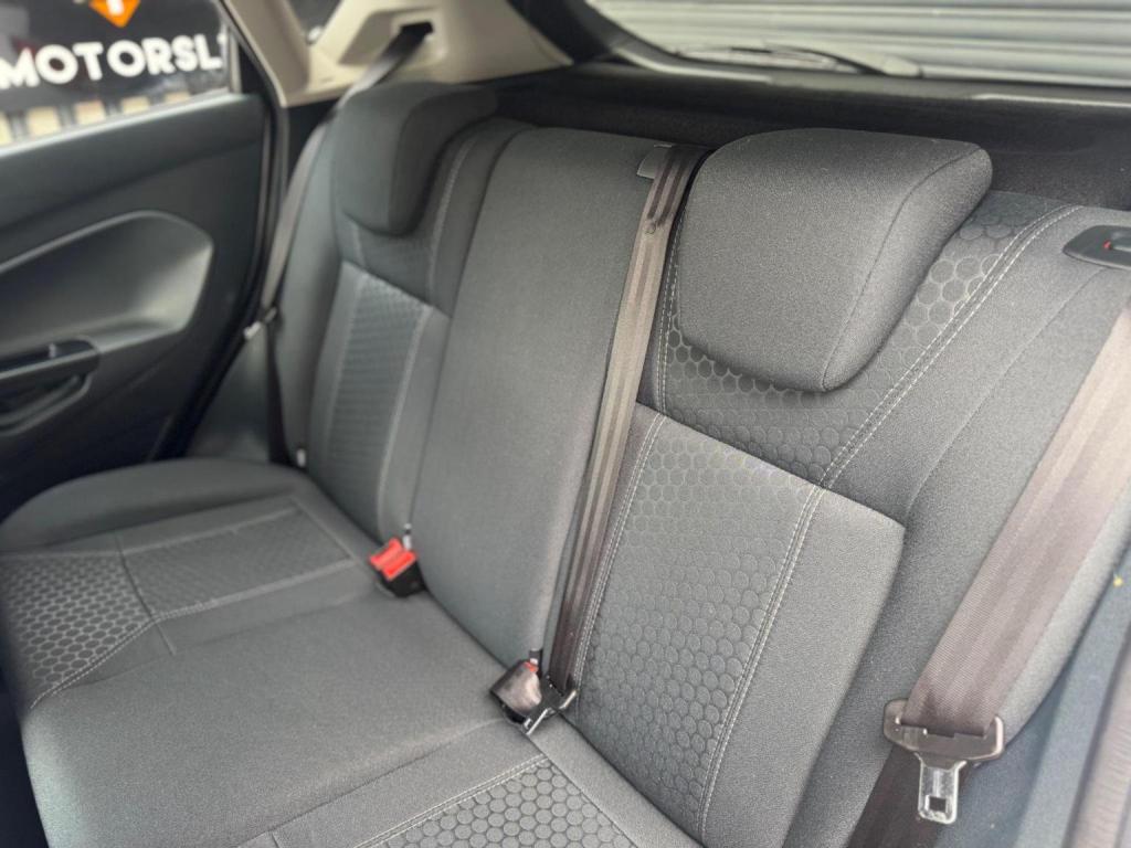 FORD FIESTA 1.4 Titanium 5dr 2011