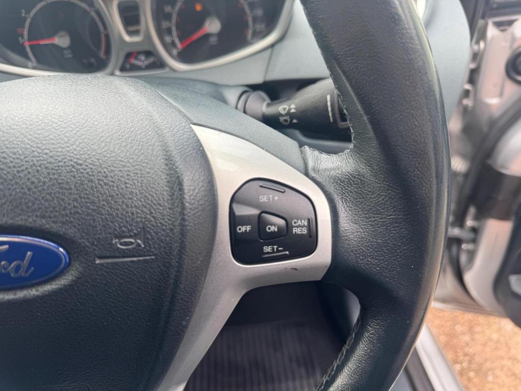 FORD FIESTA 1.4 Titanium 5dr 2011