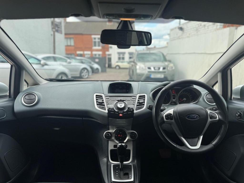 FORD FIESTA 1.4 Titanium 5dr 2011