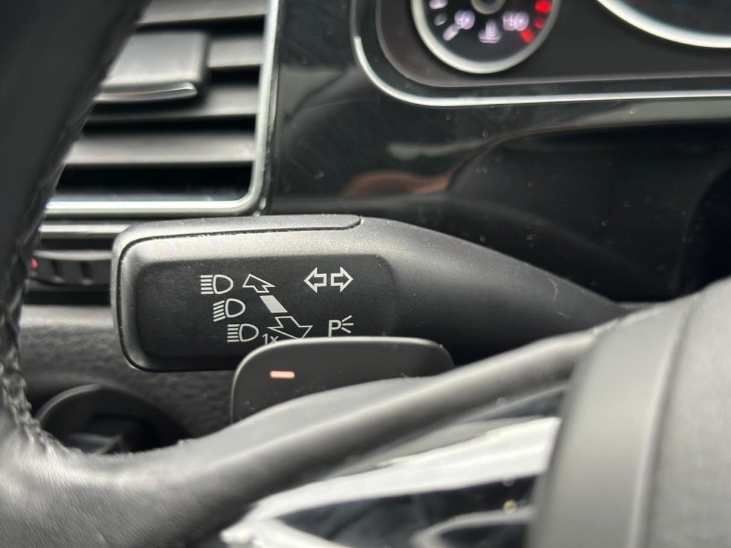 VOLKSWAGEN TOUAREG 3.0 TDI V6 BlueMotion Tech Altitude Tiptronic 4WD Euro 5 (s/s) 5dr 2013