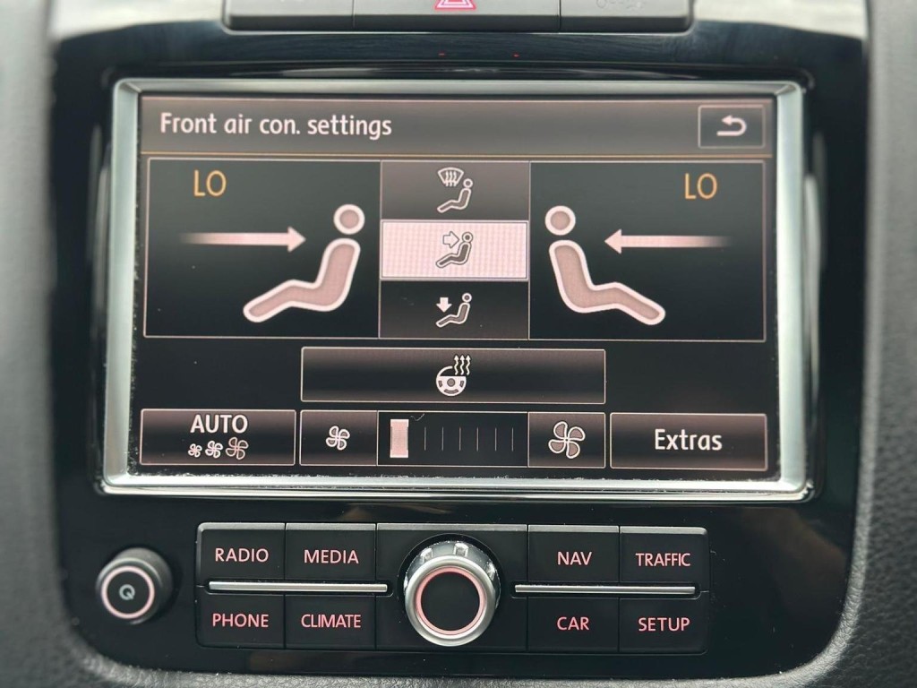 VOLKSWAGEN TOUAREG 3.0 TDI V6 BlueMotion Tech Altitude Tiptronic 4WD Euro 5 (s/s) 5dr 2013