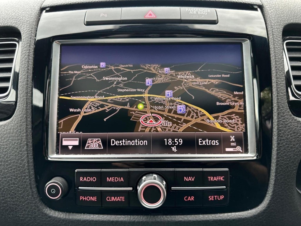 VOLKSWAGEN TOUAREG 3.0 TDI V6 BlueMotion Tech Altitude Tiptronic 4WD Euro 5 (s/s) 5dr 2013