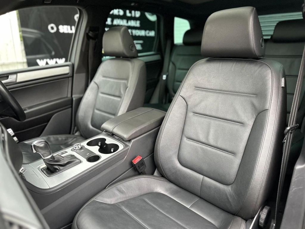 VOLKSWAGEN TOUAREG 3.0 TDI V6 BlueMotion Tech Altitude Tiptronic 4WD Euro 5 (s/s) 5dr 2013