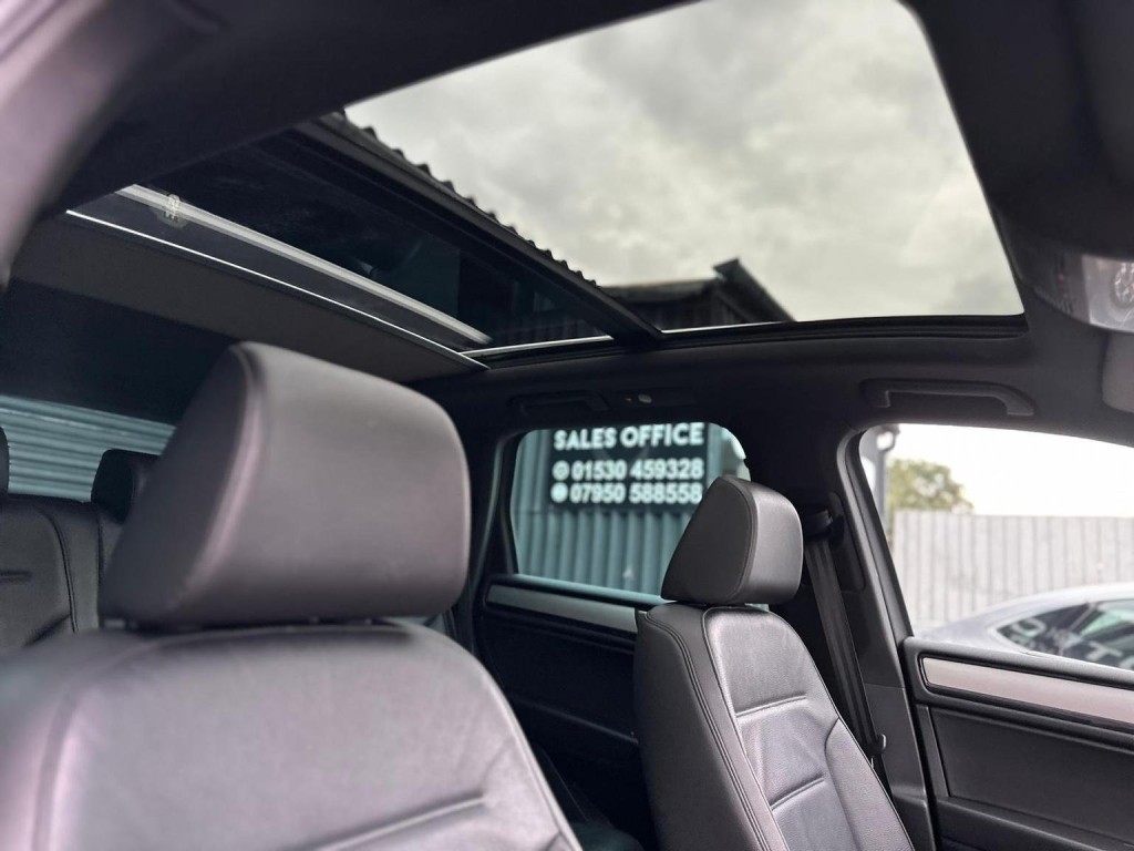 VOLKSWAGEN TOUAREG 3.0 TDI V6 BlueMotion Tech Altitude Tiptronic 4WD Euro 5 (s/s) 5dr 2013