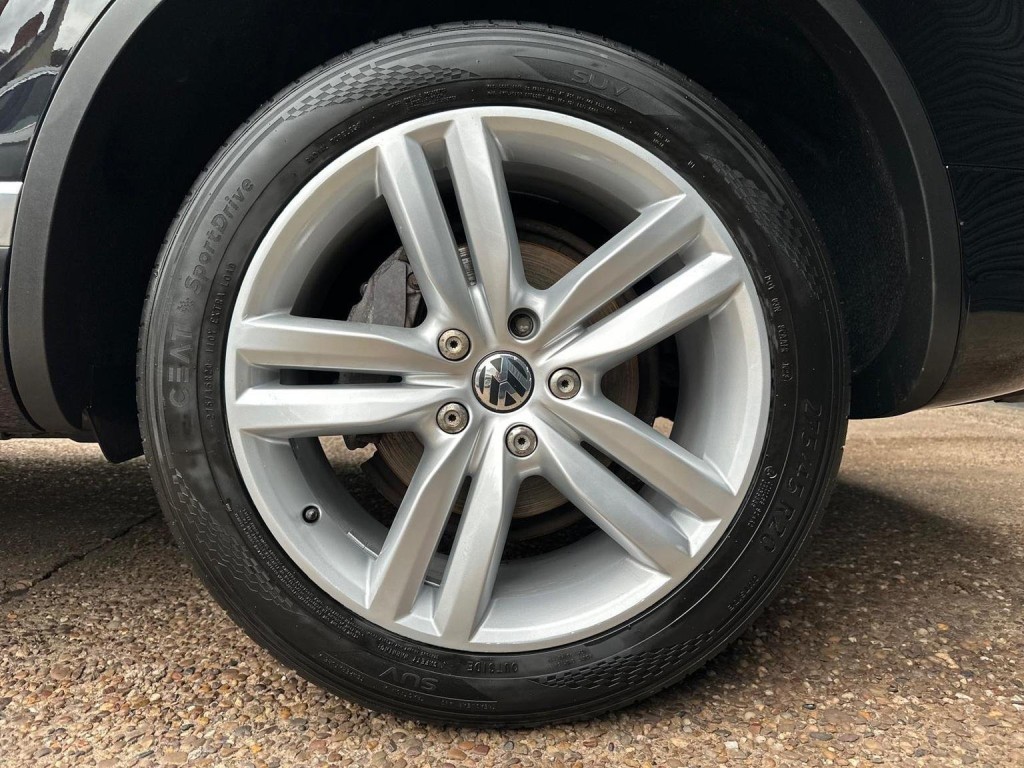 VOLKSWAGEN TOUAREG 3.0 TDI V6 BlueMotion Tech Altitude Tiptronic 4WD Euro 5 (s/s) 5dr 2013