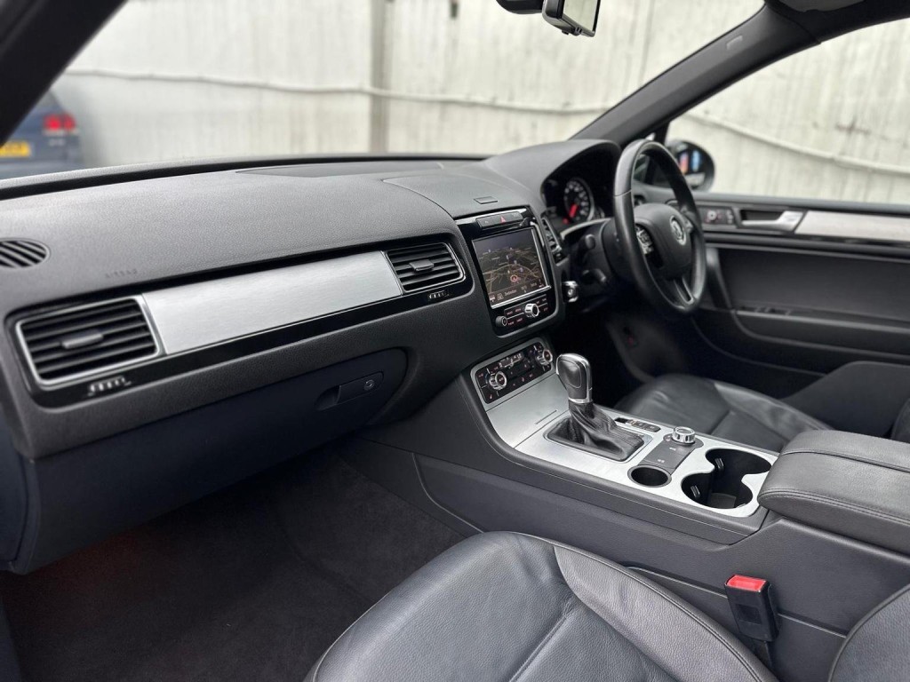 VOLKSWAGEN TOUAREG 3.0 TDI V6 BlueMotion Tech Altitude Tiptronic 4WD Euro 5 (s/s) 5dr 2013