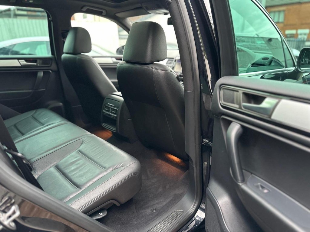 VOLKSWAGEN TOUAREG 3.0 TDI V6 BlueMotion Tech Altitude Tiptronic 4WD Euro 5 (s/s) 5dr 2013