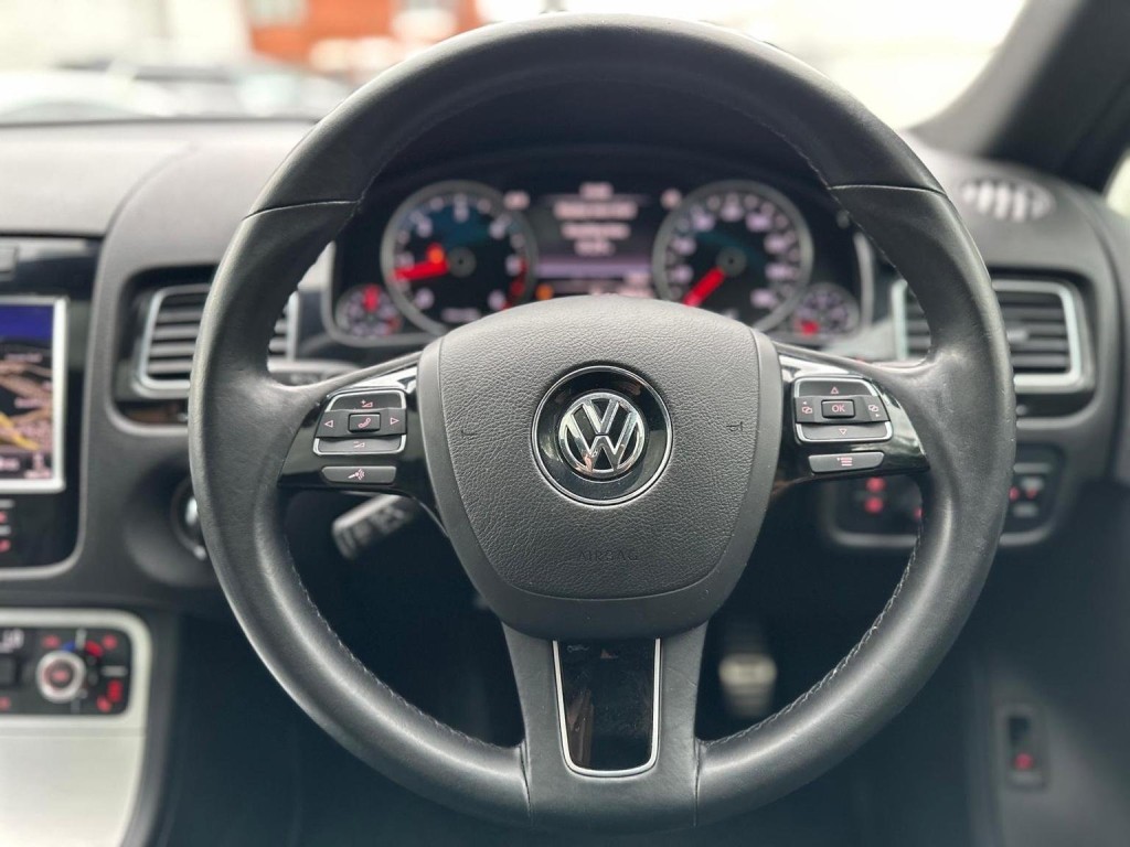 VOLKSWAGEN TOUAREG 3.0 TDI V6 BlueMotion Tech Altitude Tiptronic 4WD Euro 5 (s/s) 5dr 2013