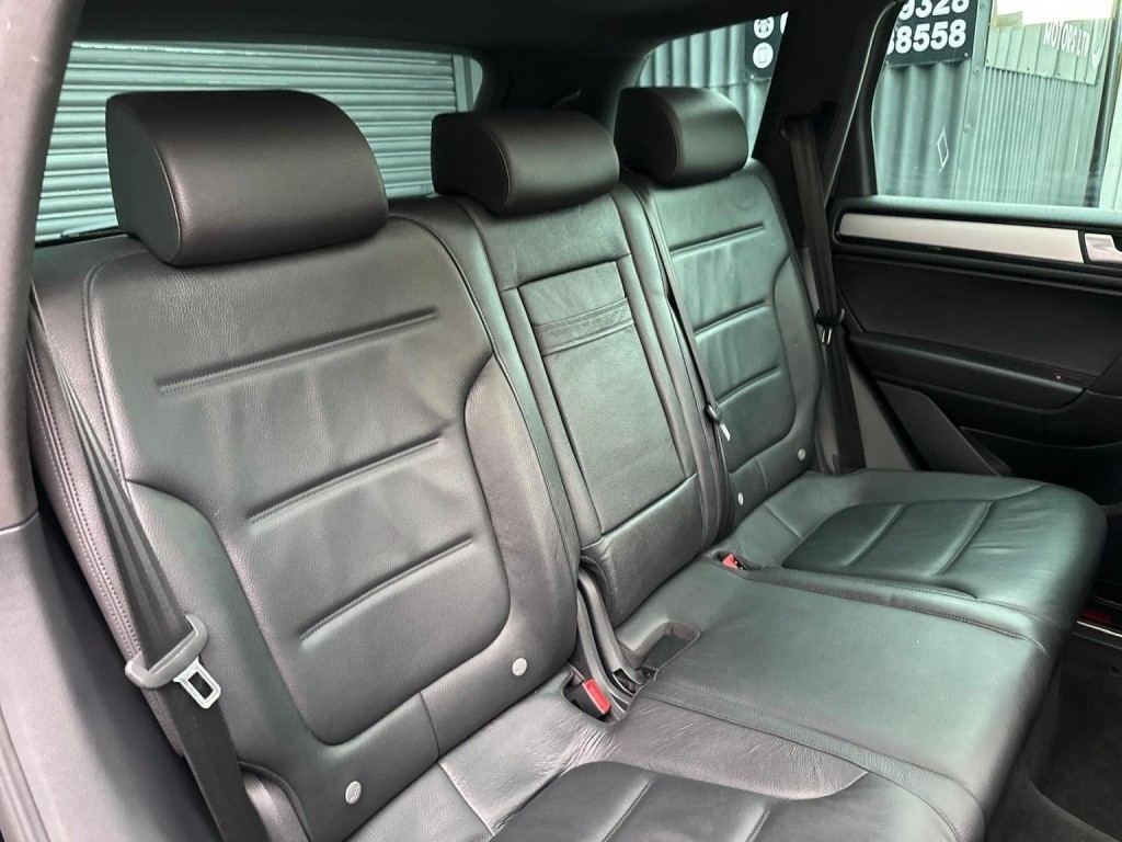 VOLKSWAGEN TOUAREG 3.0 TDI V6 BlueMotion Tech Altitude Tiptronic 4WD Euro 5 (s/s) 5dr 2013