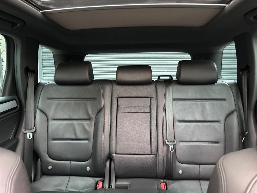 VOLKSWAGEN TOUAREG 3.0 TDI V6 BlueMotion Tech Altitude Tiptronic 4WD Euro 5 (s/s) 5dr 2013