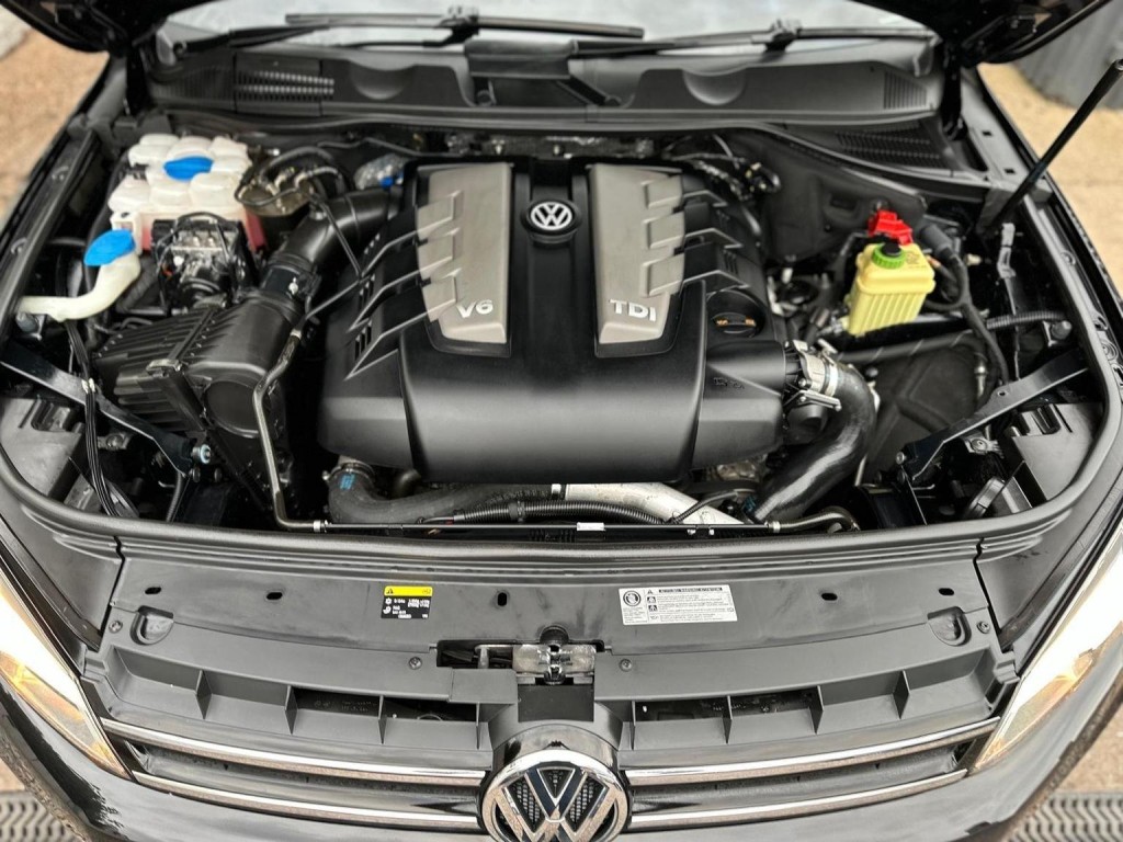 VOLKSWAGEN TOUAREG 3.0 TDI V6 BlueMotion Tech Altitude Tiptronic 4WD Euro 5 (s/s) 5dr 2013