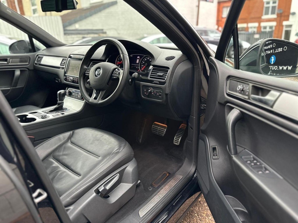 VOLKSWAGEN TOUAREG 3.0 TDI V6 BlueMotion Tech Altitude Tiptronic 4WD Euro 5 (s/s) 5dr 2013