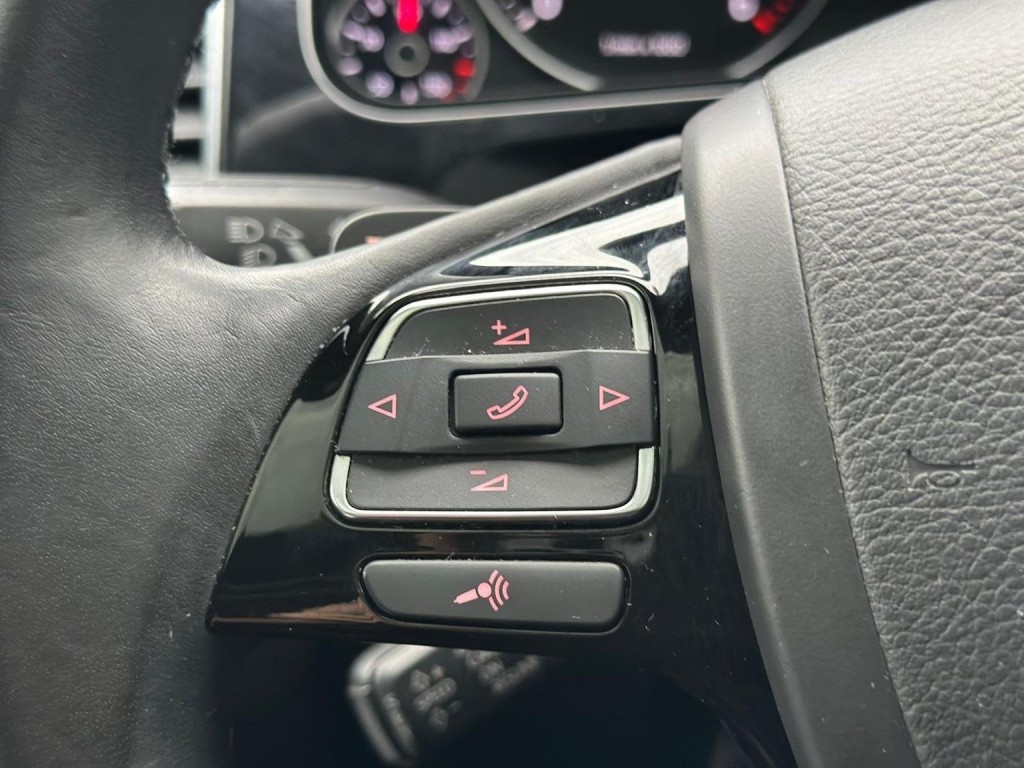 VOLKSWAGEN TOUAREG 3.0 TDI V6 BlueMotion Tech Altitude Tiptronic 4WD Euro 5 (s/s) 5dr 2013