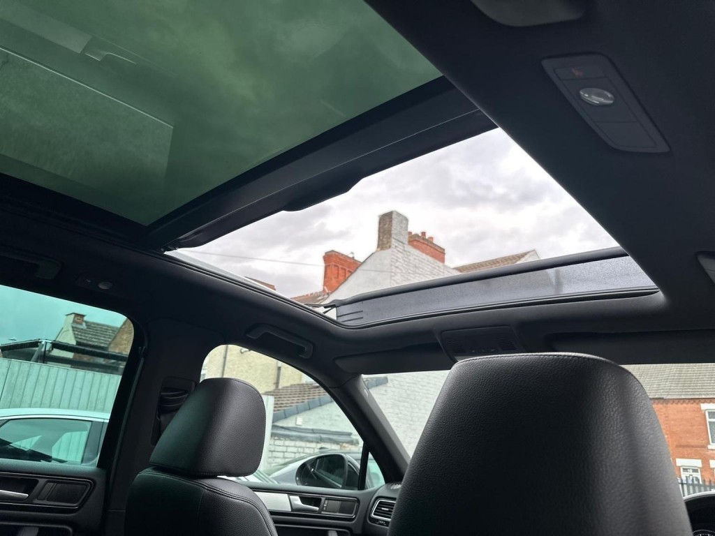 VOLKSWAGEN TOUAREG 3.0 TDI V6 BlueMotion Tech Altitude Tiptronic 4WD Euro 5 (s/s) 5dr 2013