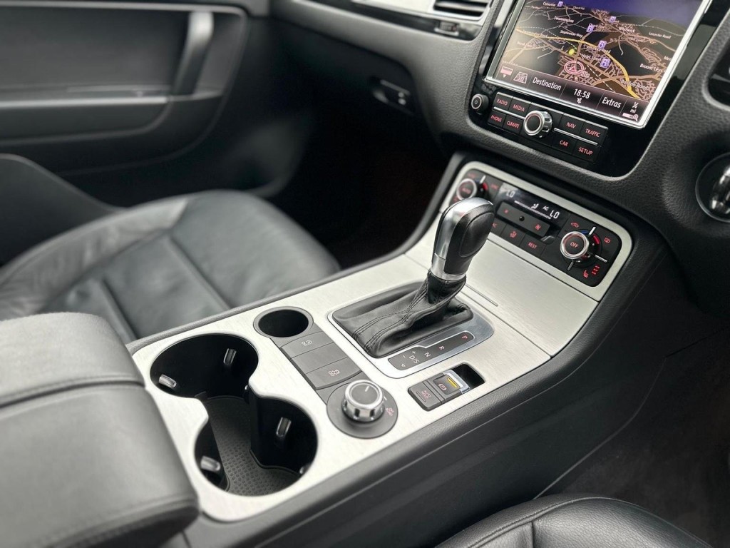 VOLKSWAGEN TOUAREG 3.0 TDI V6 BlueMotion Tech Altitude Tiptronic 4WD Euro 5 (s/s) 5dr 2013