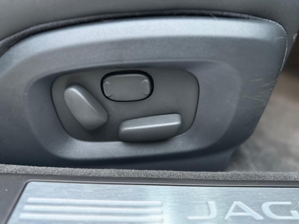 JAGUAR XF 3.0d V6 Premium Luxury Auto Euro 5 (s/s) 4dr 2014