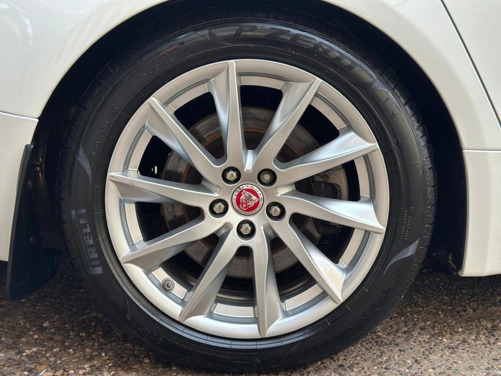 JAGUAR XF 3.0d V6 Premium Luxury Auto Euro 5 (s/s) 4dr 2014