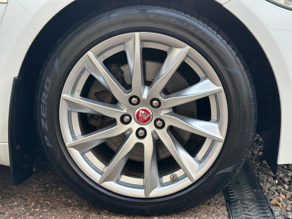 JAGUAR XF 3.0d V6 Premium Luxury Auto Euro 5 (s/s) 4dr 2014