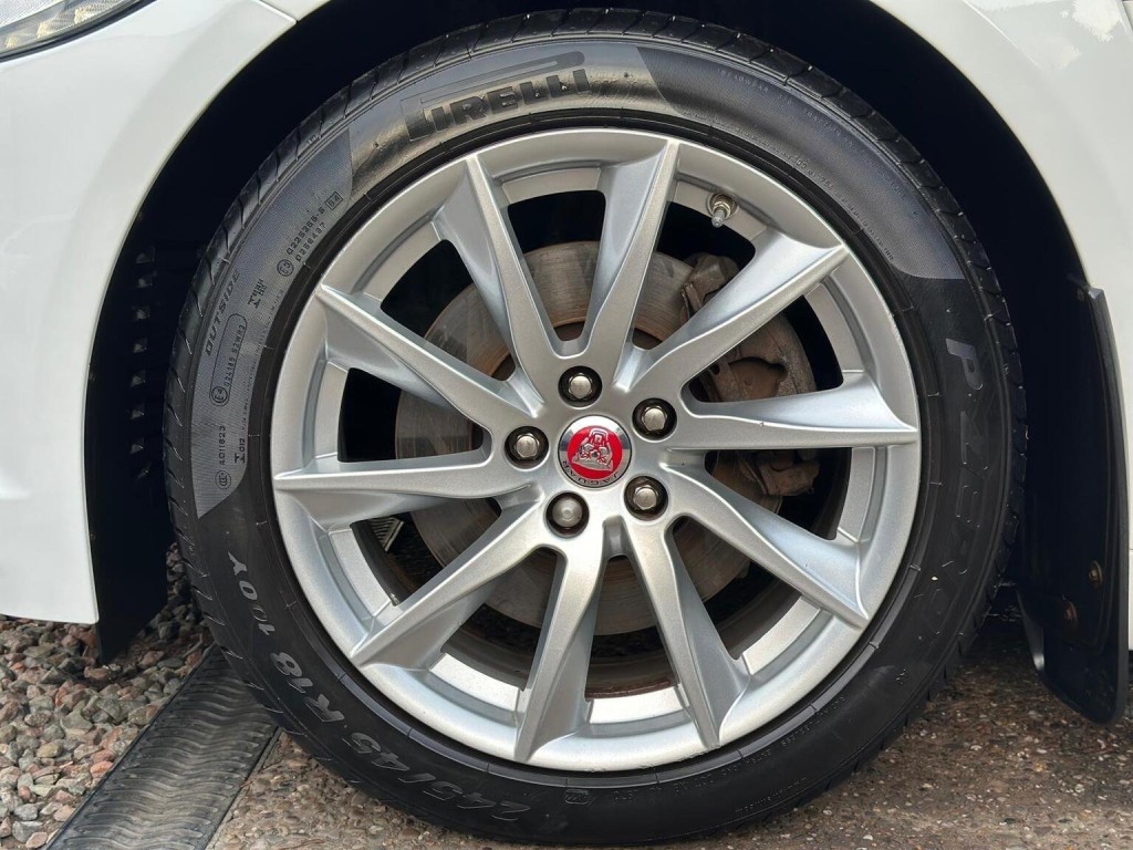 JAGUAR XF 3.0d V6 Premium Luxury Auto Euro 5 (s/s) 4dr 2014