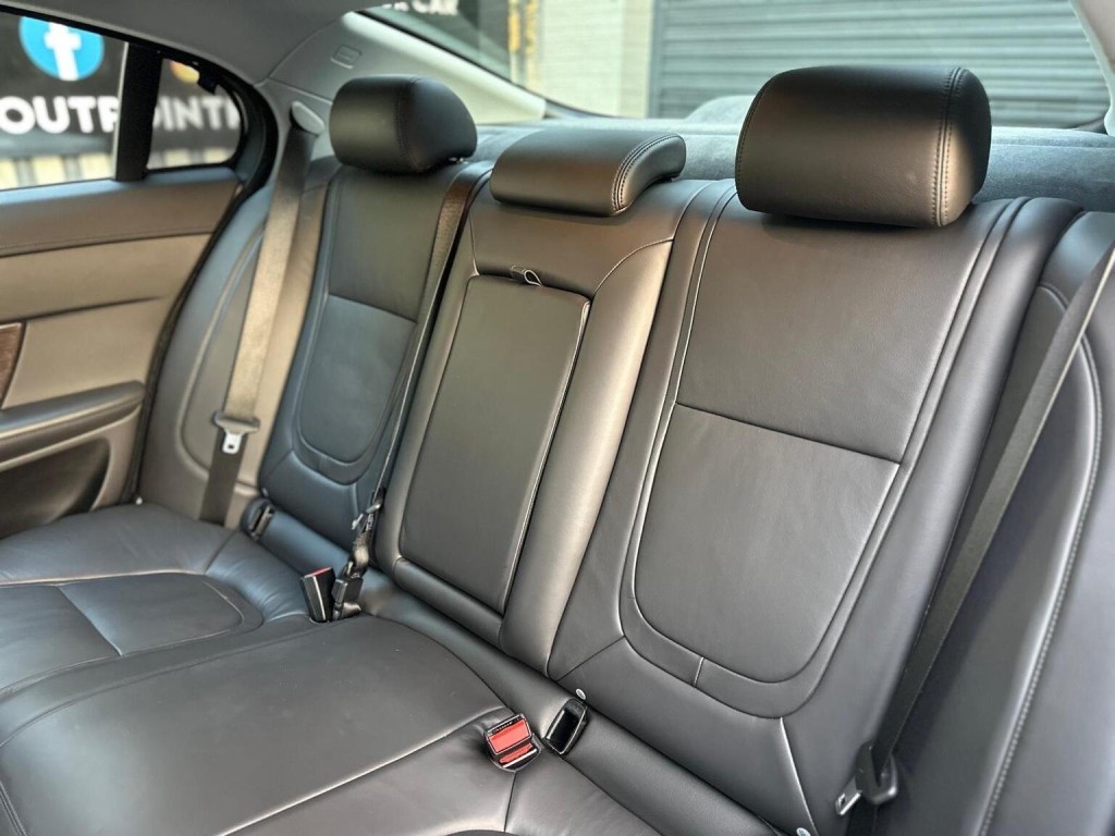 JAGUAR XF 3.0d V6 Premium Luxury Auto Euro 5 (s/s) 4dr 2014