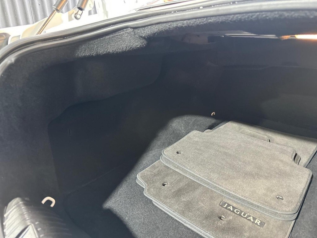 JAGUAR XF 3.0d V6 Premium Luxury Auto Euro 5 (s/s) 4dr 2014