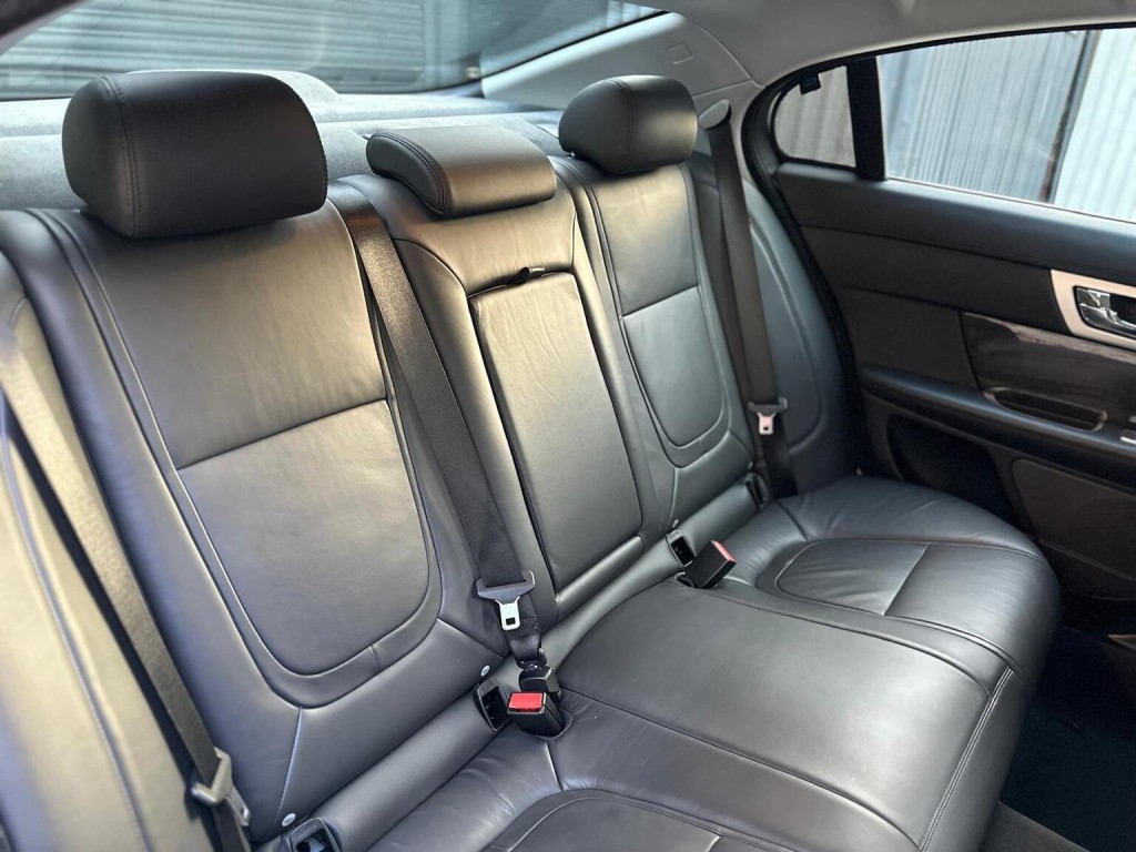 JAGUAR XF 3.0d V6 Premium Luxury Auto Euro 5 (s/s) 4dr 2014