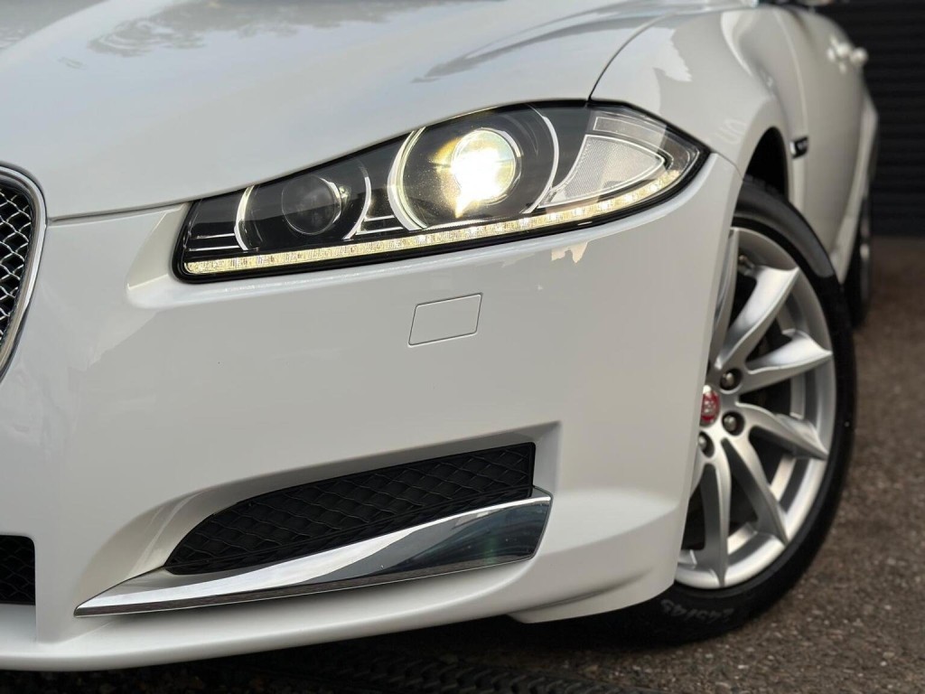 JAGUAR XF 3.0d V6 Premium Luxury Auto Euro 5 (s/s) 4dr 2014
