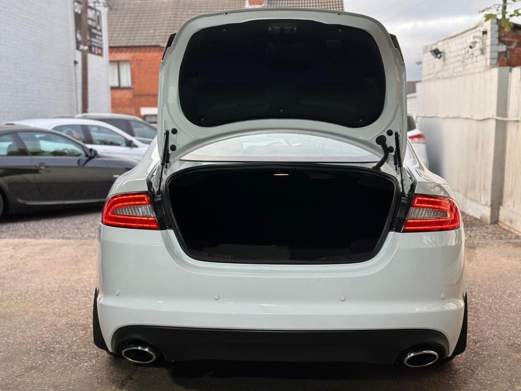 JAGUAR XF 3.0d V6 Premium Luxury Auto Euro 5 (s/s) 4dr 2014