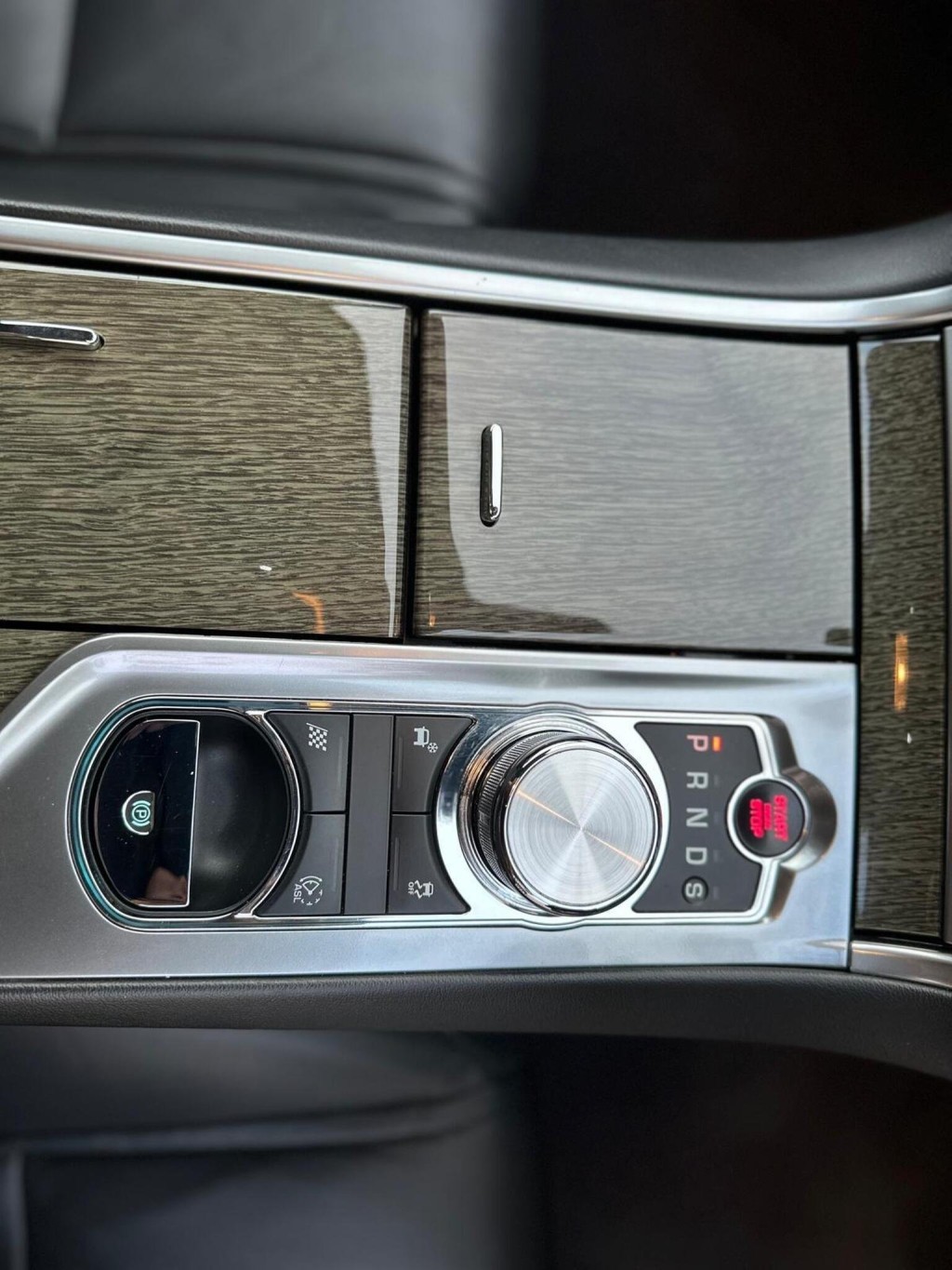 JAGUAR XF 3.0d V6 Premium Luxury Auto Euro 5 (s/s) 4dr 2014