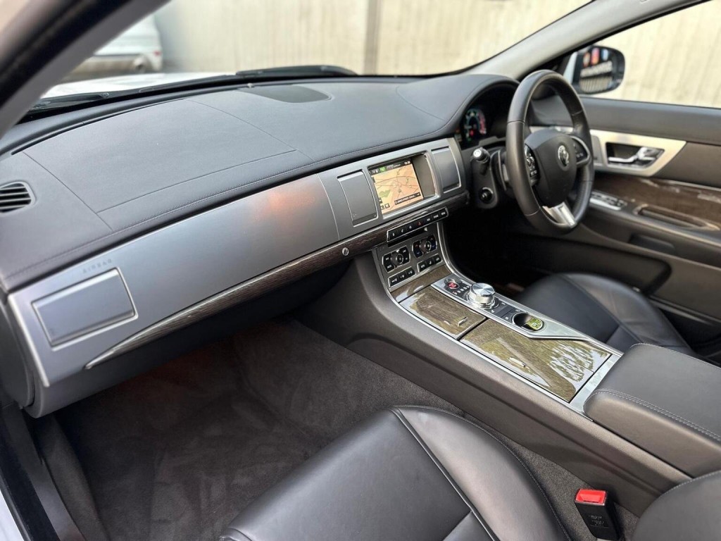 JAGUAR XF 3.0d V6 Premium Luxury Auto Euro 5 (s/s) 4dr 2014